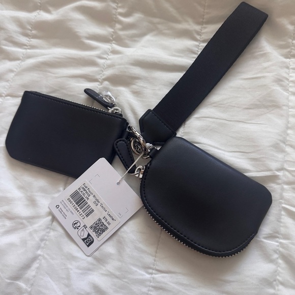 20🆕🌵 Lululemon Dual Pouch Wristlet Cactus Leather Alternative - Black Silver - Picture 5 of 6